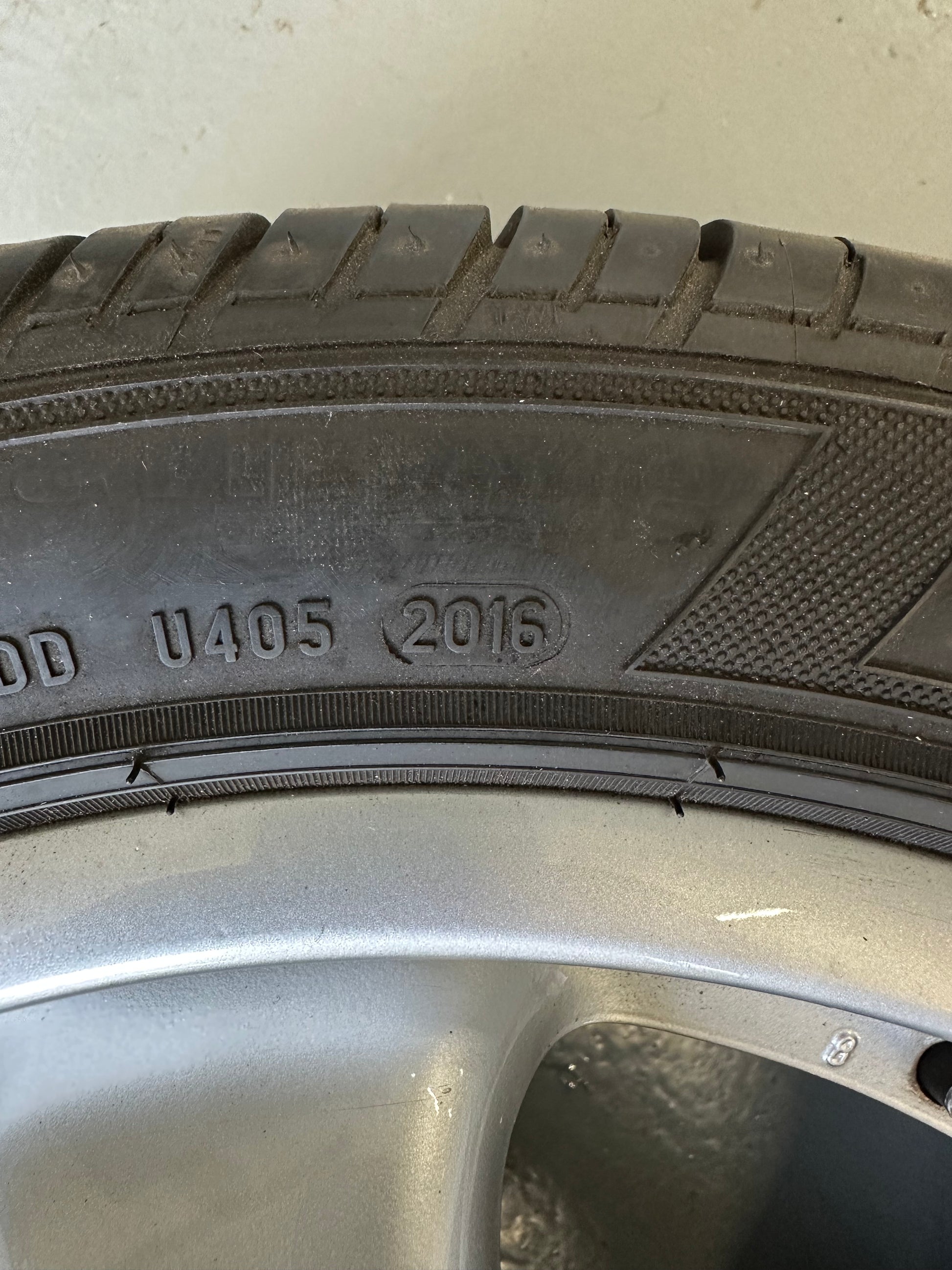 Set of genuine Porsche 7J x 17" & 8J x17" Cup 1 alloy rims