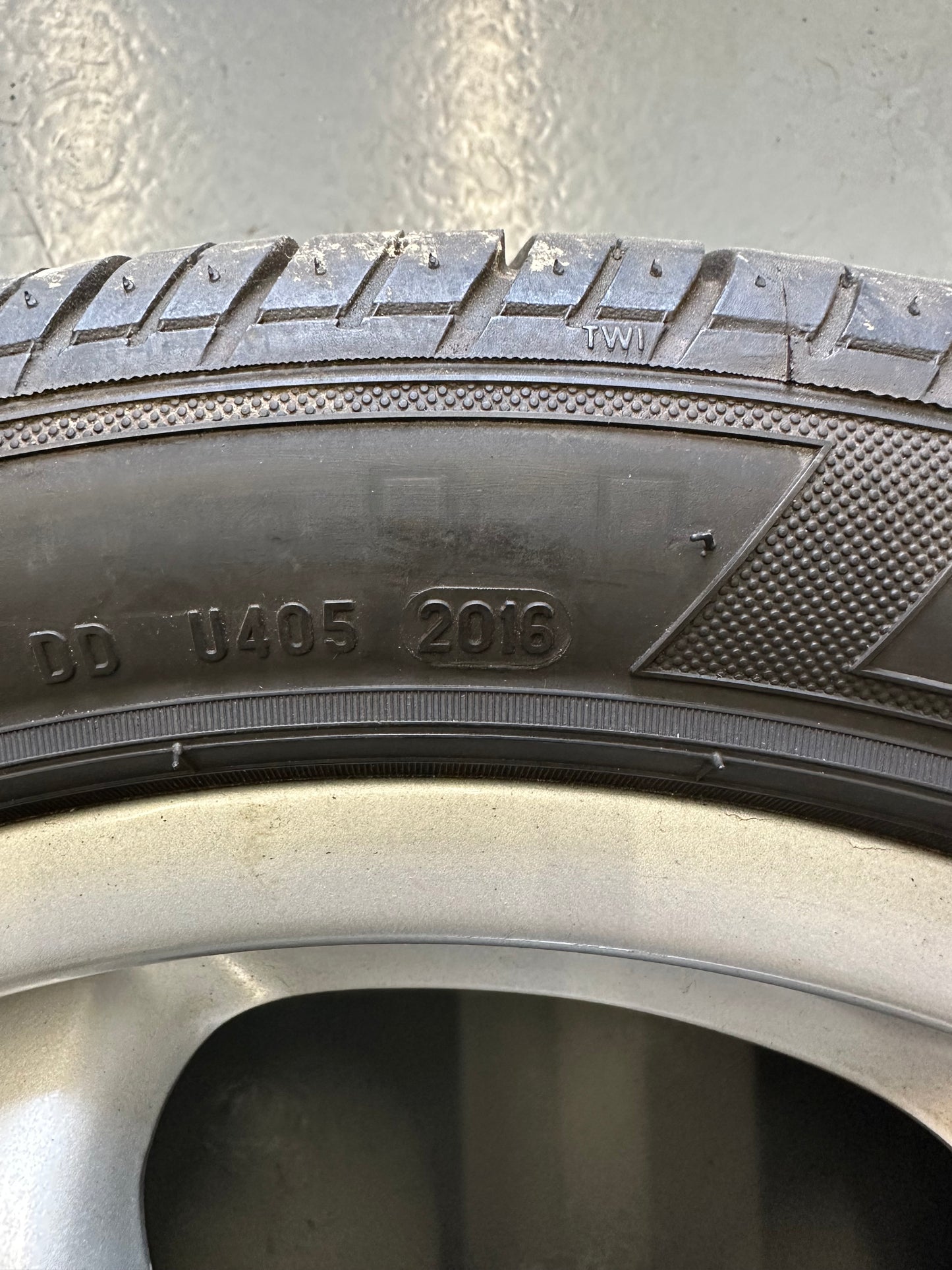 Set of genuine Porsche 7J x 17" & 8J x17" Cup 1 alloy rims