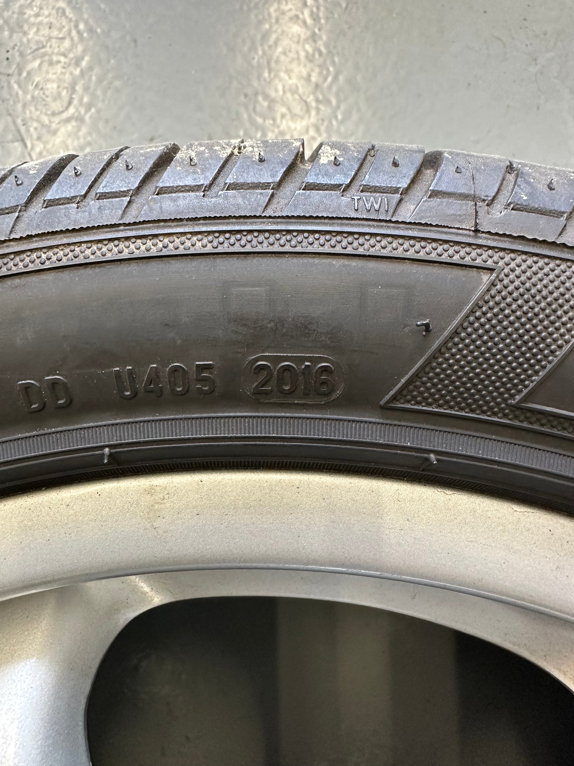 Set of genuine Porsche 7J x 17" & 8J x17" Cup 1 alloy rims